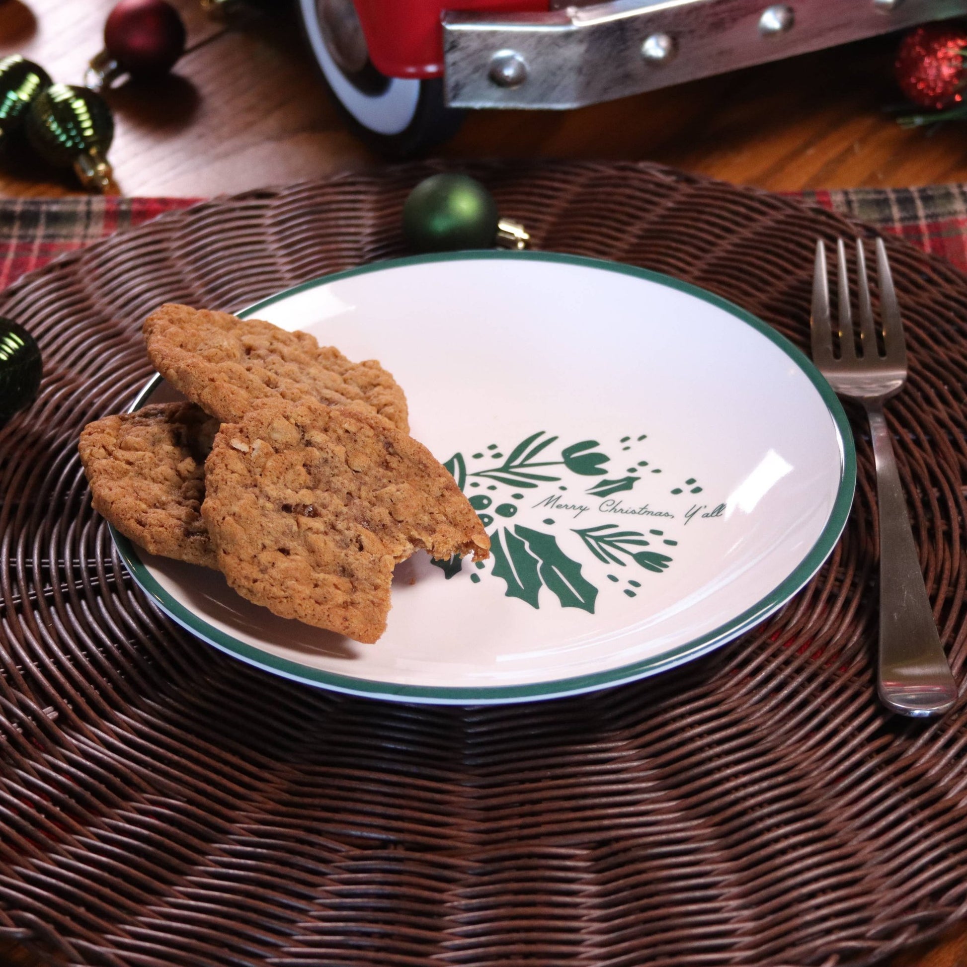 This plate collection is also perfect for Christmas cookies!