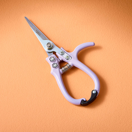Buy 1 (one) set of lavender lightweight garden shears.