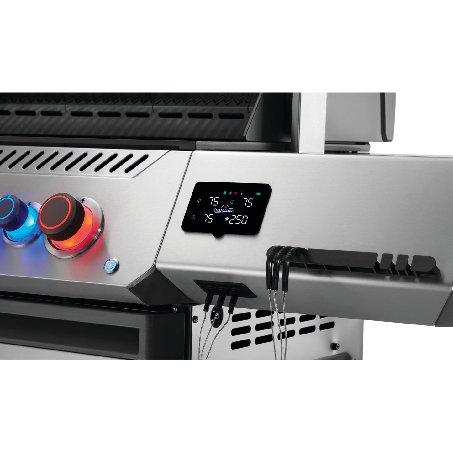 The Prestige 500 includes a digital screen and app so you can monitor your cook from your phone.