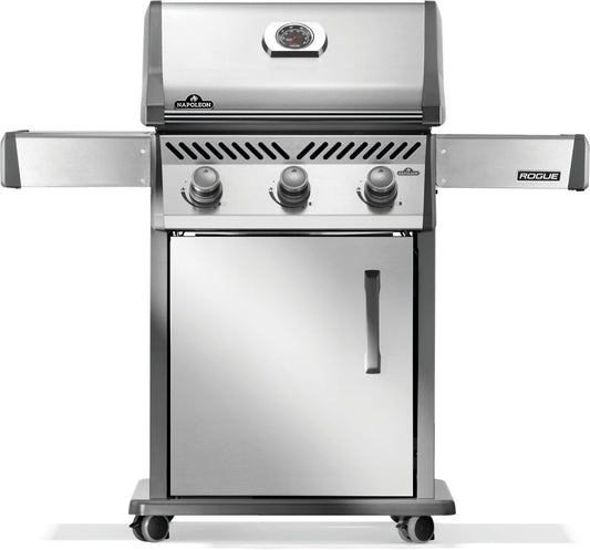 Napoleon Rogue 425 gas grill with three burners