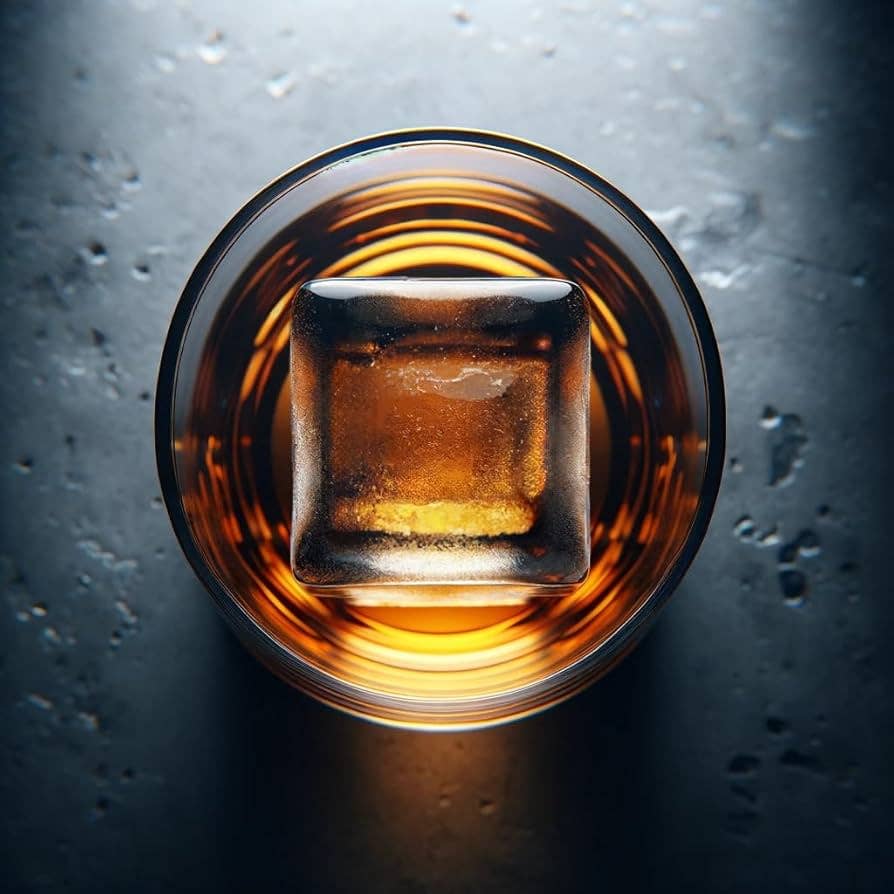 Enjoy the sleek look of clear ice, thanks to this square ice mold.