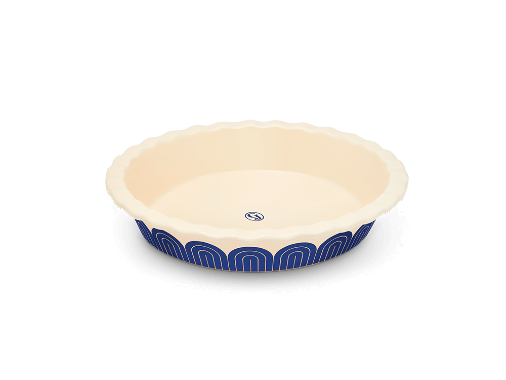 Buy one (1) of this beautiful pie plate, adorned with a Blueberry blue pattern.