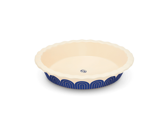 Buy one (1) of this beautiful pie plate, adorned with a Blueberry blue pattern.