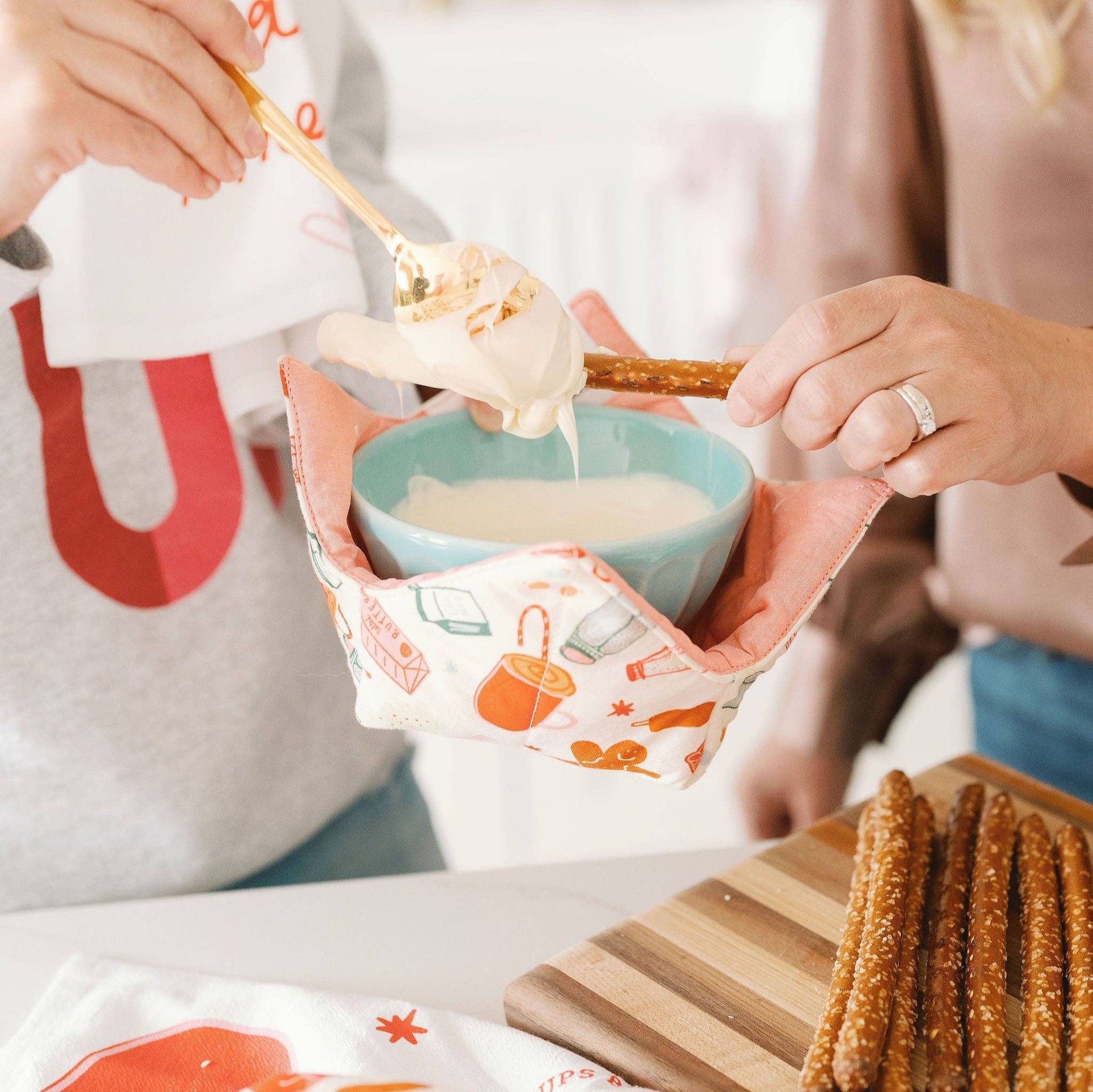 Melt chocolates for candy dipping without burning your hand thanks to this bowl bestie!