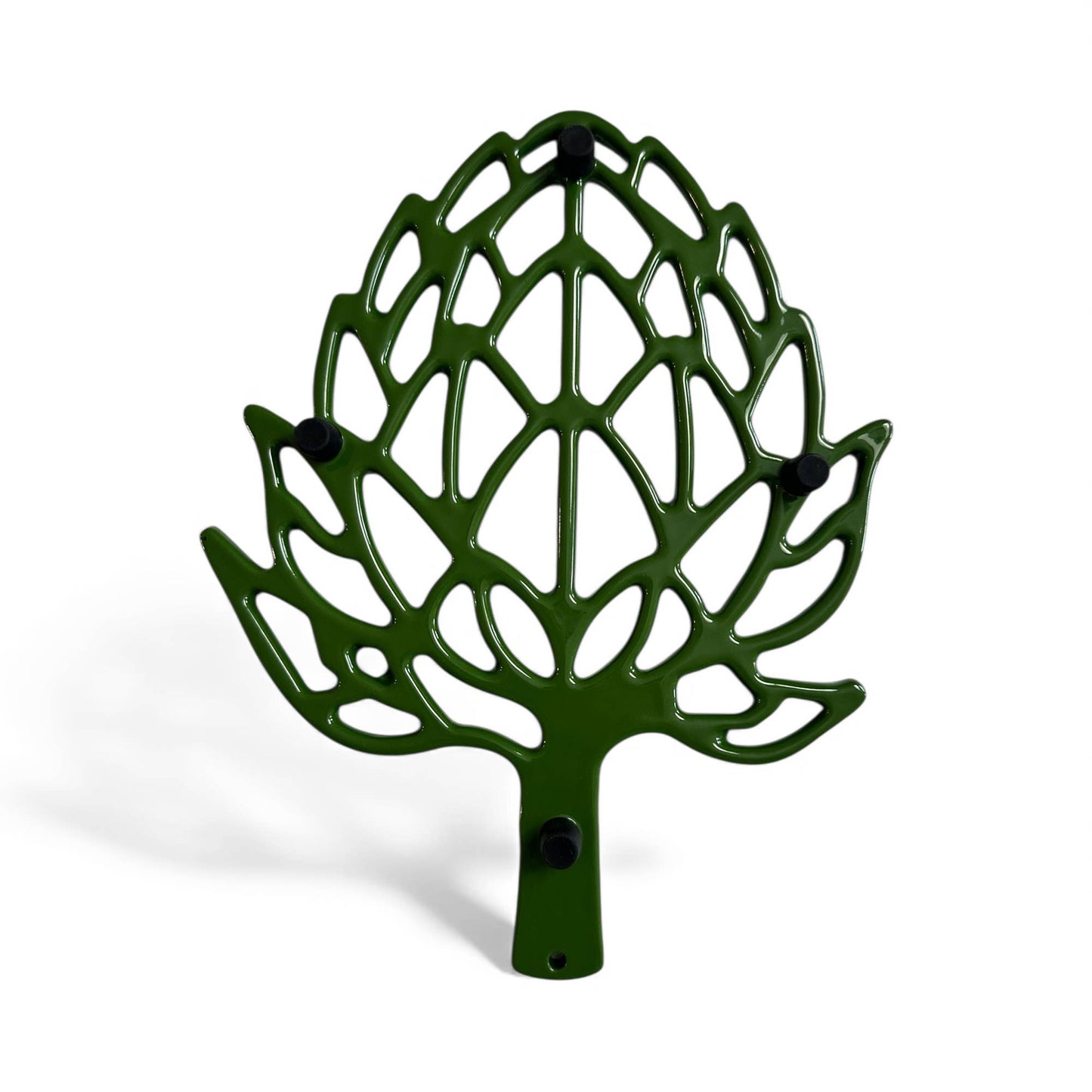 The artichoke trivet comes with silicone feet to ensure your countertops remain scratch-free. 