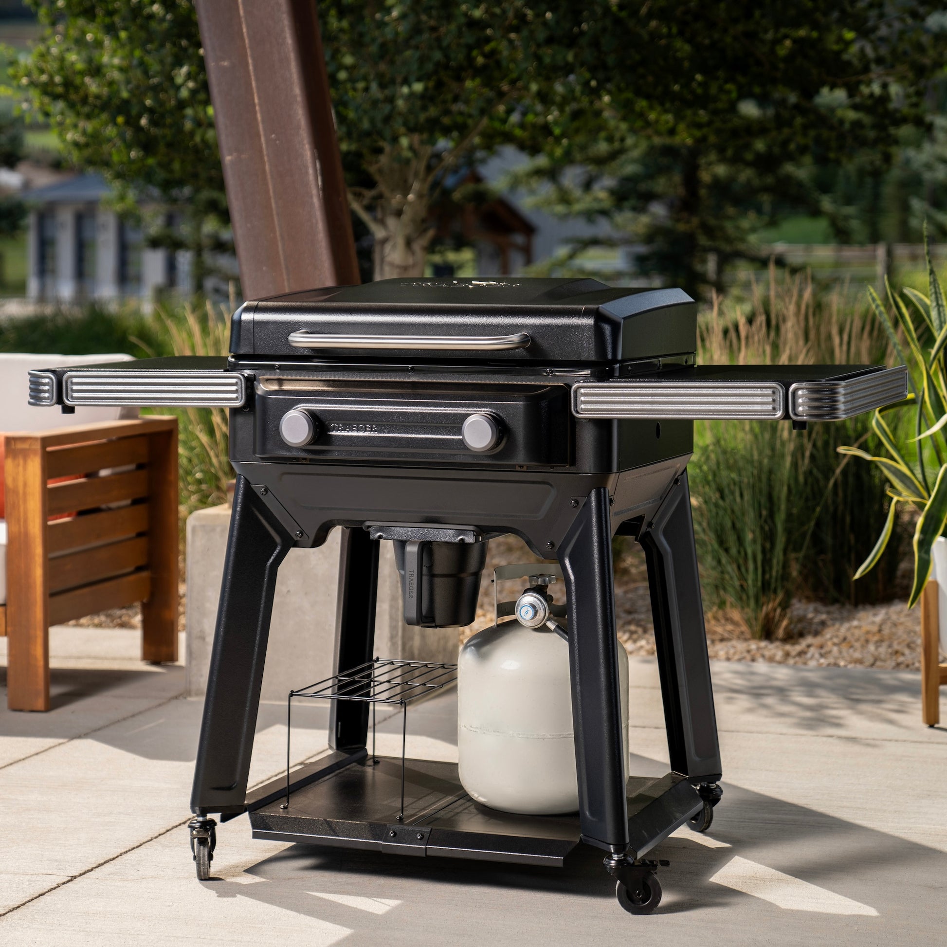 The 2-zone Flatrock offers 468 sq. in. of griddle space. 