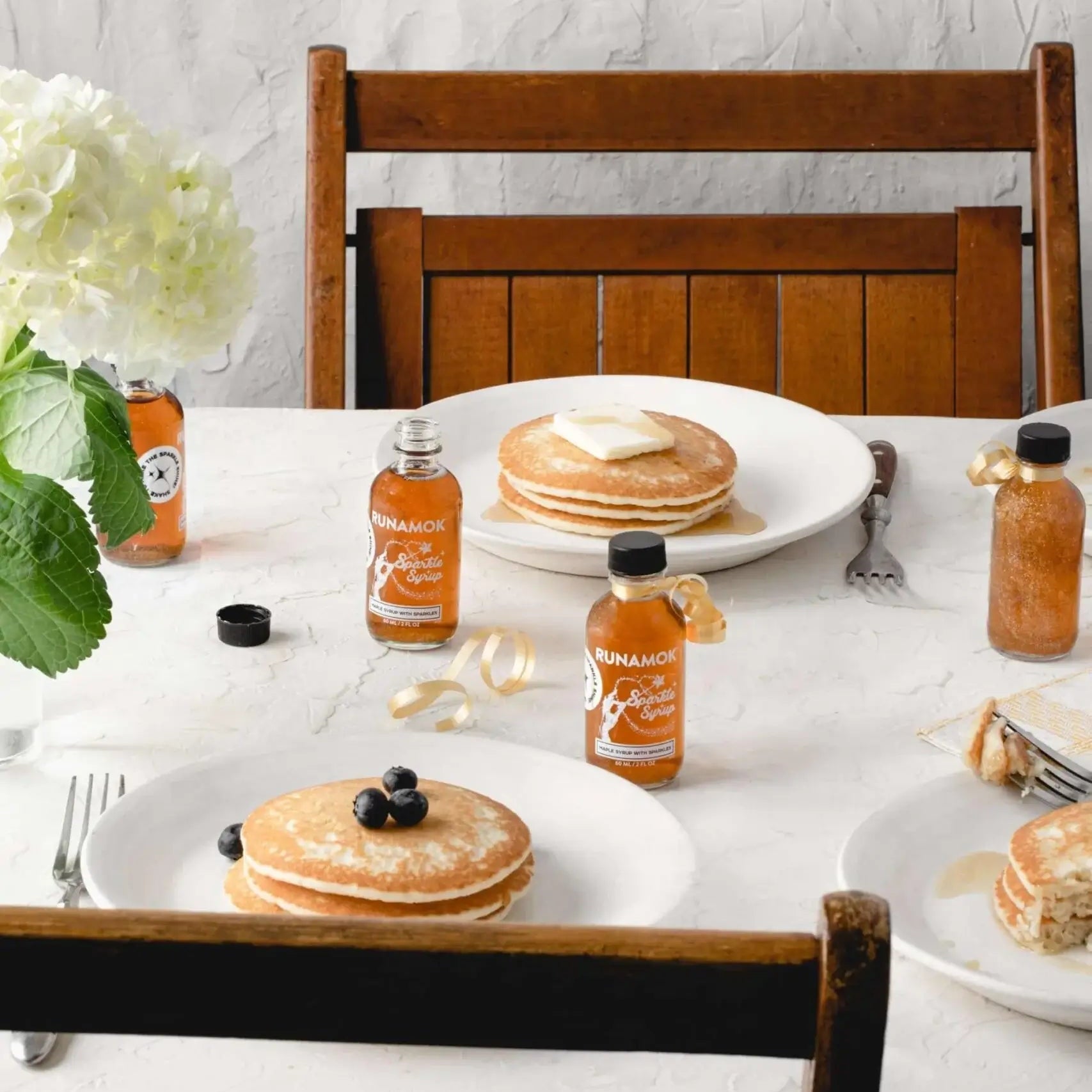 Buy 1 (one) bottle of mini sparkle syrup to turn Sunday mornings into something special. 