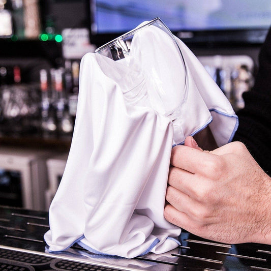 Buy 1 (one) polishing cloth to keep your stemware shiny, without any streaks or lint. 