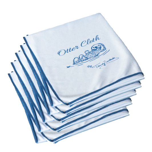 Buy 1 (one) bundle of 5 white glass polishing cloths. 
