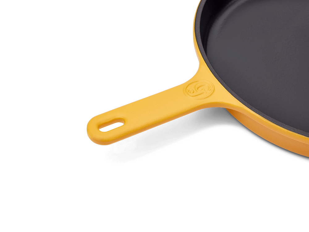 The King Sear pan by Great Jones is beautifully finished with great attention to detail, like the G on the skillet handle.