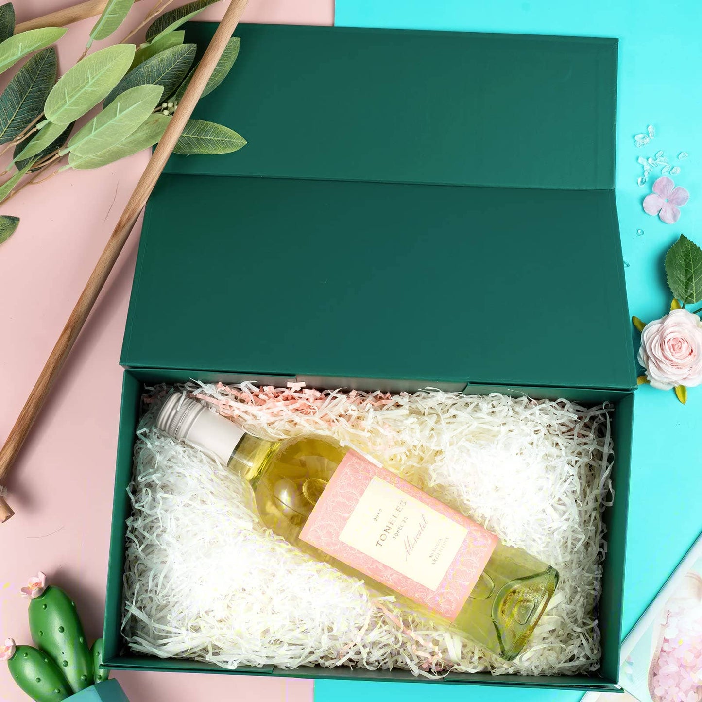 Green gift box with magnetic flap lid - rectangular